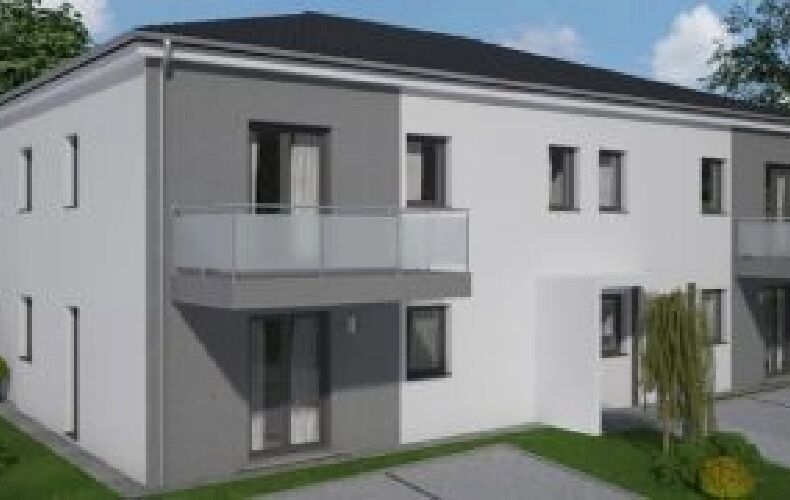 Wohngebäude im Mainzweg in schräger Außenansicht mit heller Fassade, dunklen Balkongeländern und umzäunter Rasenfläche.